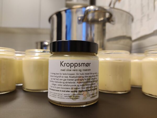Kroppsmør med rose og aloe vera
